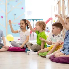 Żłobek prywatny czy państwowy? Porównanie, które rozwieje wątpliwości