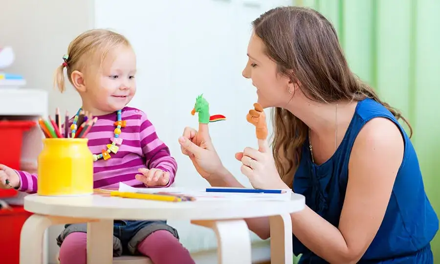 dziecko przygotowujące się do przedszkola