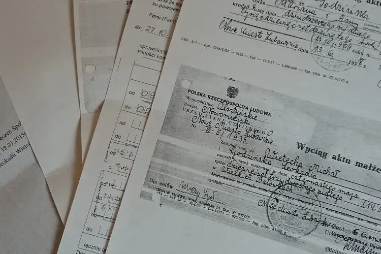 stare świadectwa pracy, dokumenty z archiwum ZUS, historia zatrudnienia